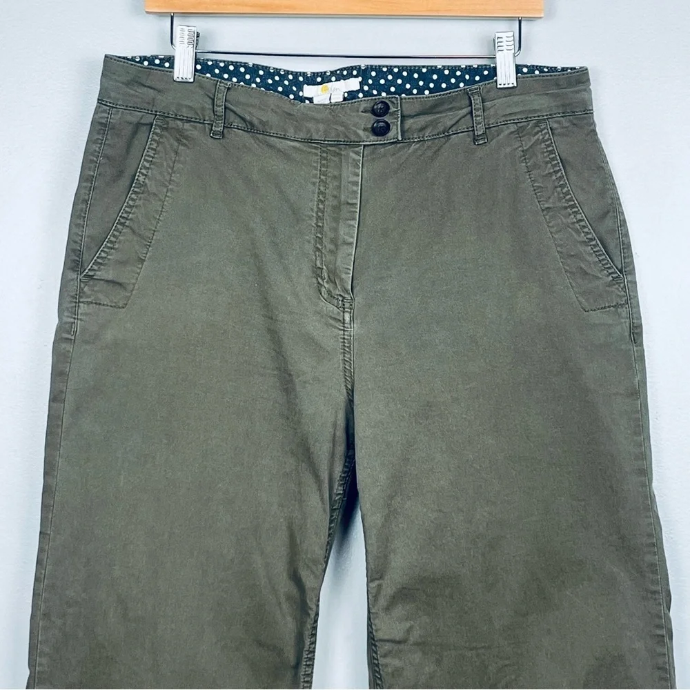 Boden olive cotton elastane straight leg cropped pants, US 12 long.